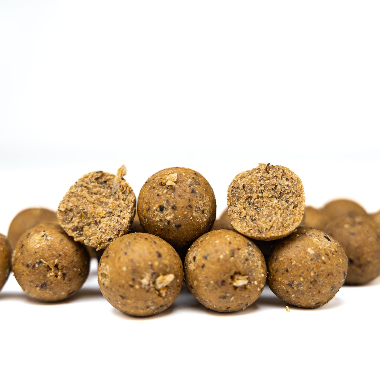 Wenn Sie auf der Suche nach einem effektiven Köder für das Karpfenangeln sind, sollten Sie Golden Nugget Baits ausprobieren. Diese Köder haben eine einzigartige goldene Farbe und sind mit einer speziellen Mischung aus Aromen und Zutaten hergestellt, um die Chancen auf einen